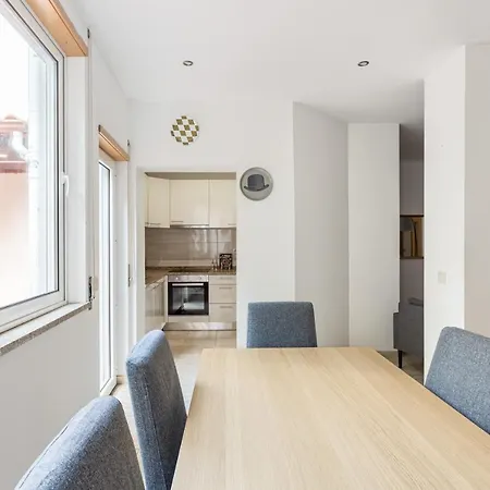 Joivy & Spacious In Apartment *