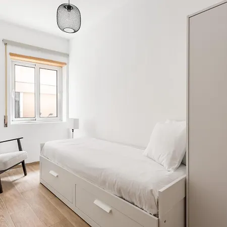 Joivy & Spacious In *